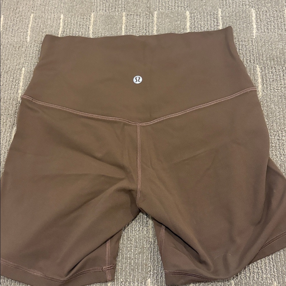 Align Short 6” - Picture 2 of 3